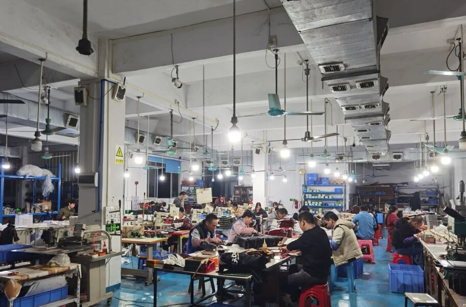 Dongguan Langqin Leather Hardware Co., Ltd.