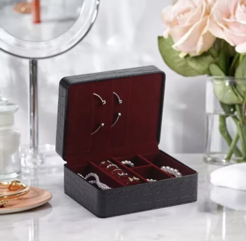 Spring Hinge Crocodile Pattern PVC Leather Girls Velvet Lining Gift Travel Jewellery Case