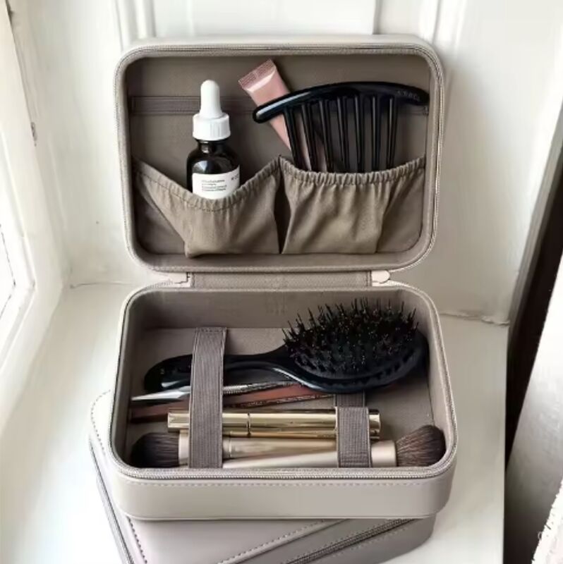 Smooth PU Leather Make Up Case Large Multifunction Compartments Cosmetic Case