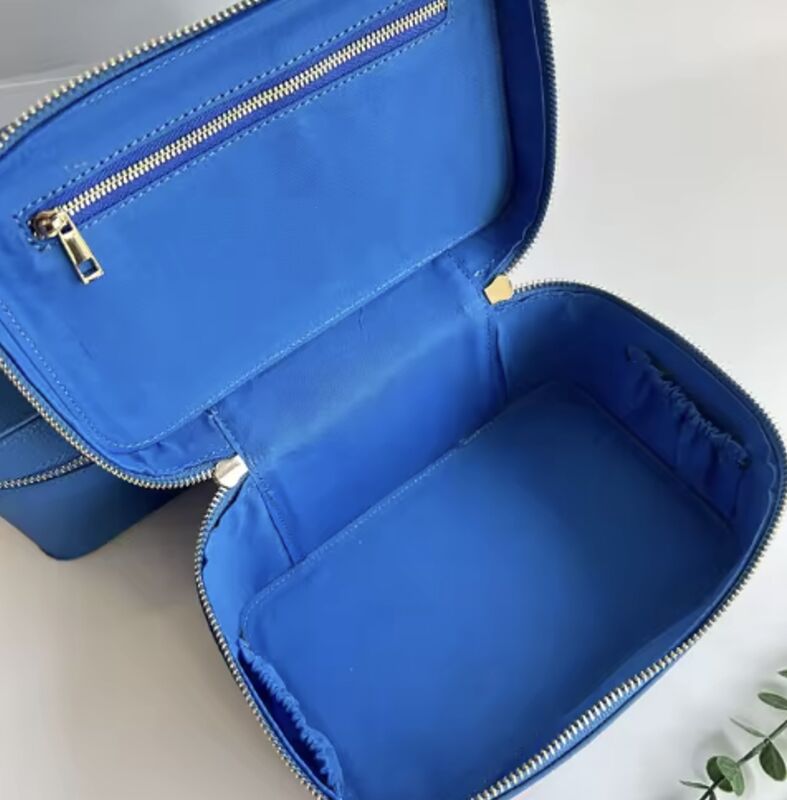 Blue Color Pu Pebble Leather Cosmetic Travel Case Unisex Custom Logo With Soft Handle